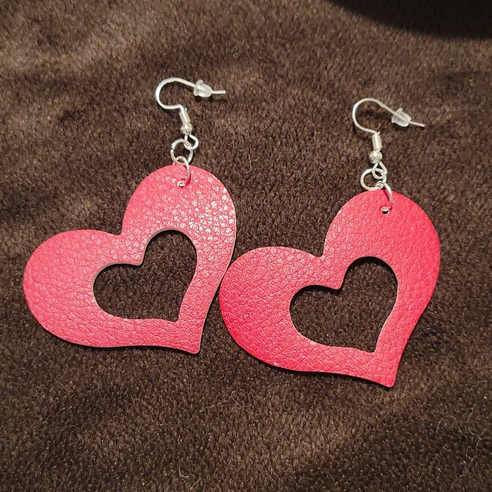 Heart Hollowed Faux Leather Earrings - Picture 3 of 4